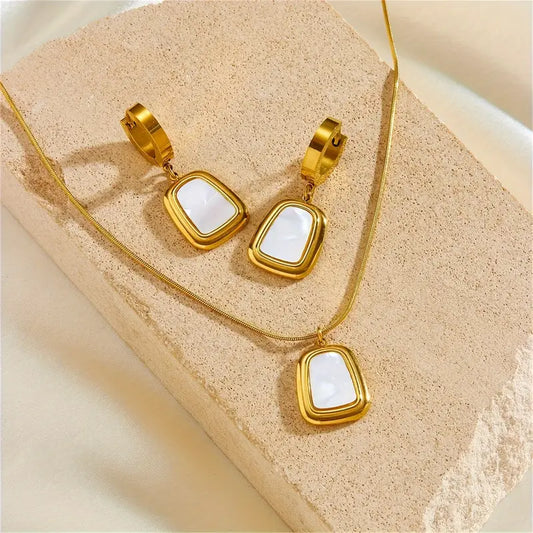 Luna Glow Set – 18K Gold-Plated Necklace & Earrings